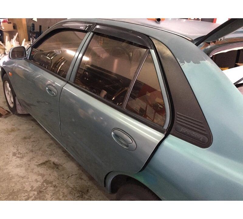 different color tint for car window